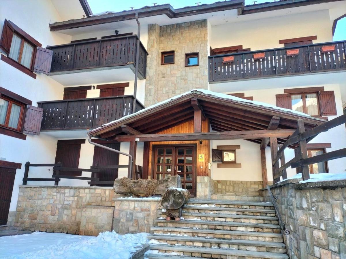 Delizioso appartamento in centro a Champoluc - B&B