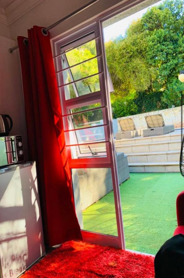 Ouklip Place Hotels - B&B