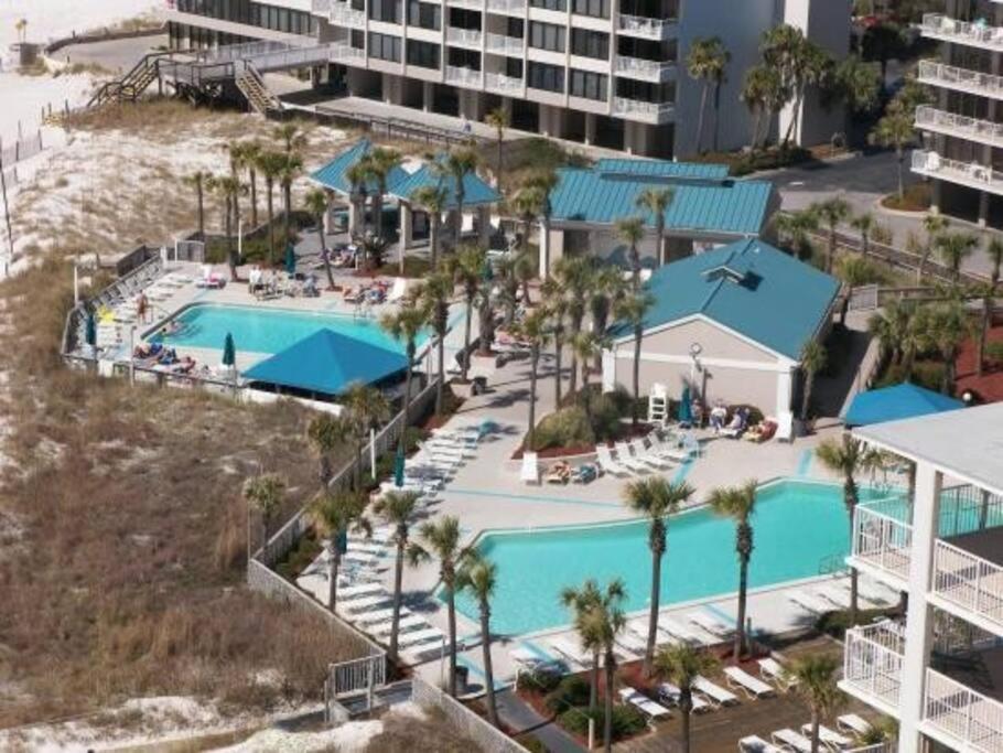 Total Remodel - 3BR-3BA Corner Beachfront - Winter Snowbirds Welcome! - B&B Panama City Beach