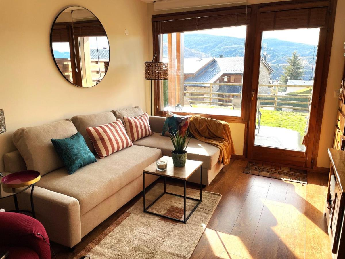 Apartamento renovado con jardín privado, parking ,wifi y piscina - B&B Osséja