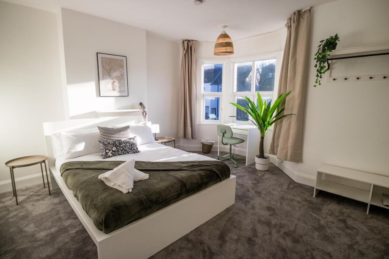 B&B Luton - Dallow Rd Serviced Accommodation - Bed and Breakfast Luton