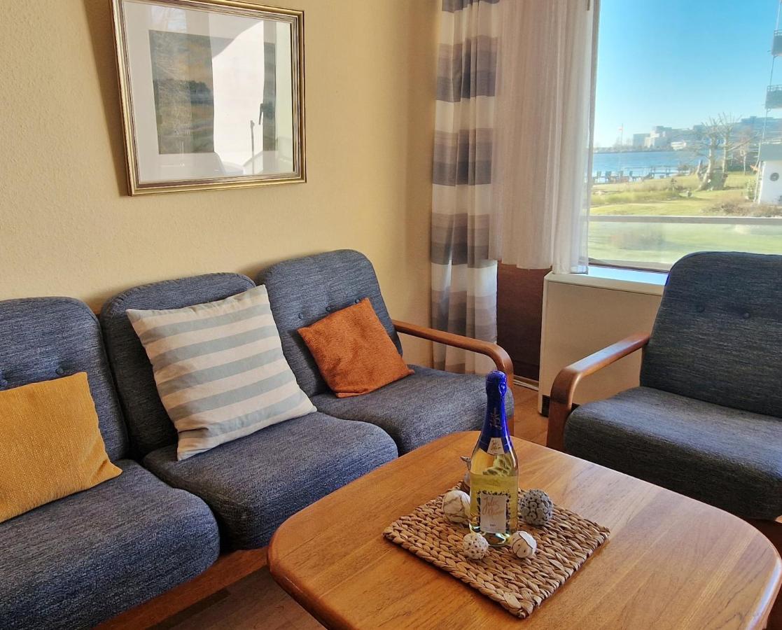 Apartment with Lake View