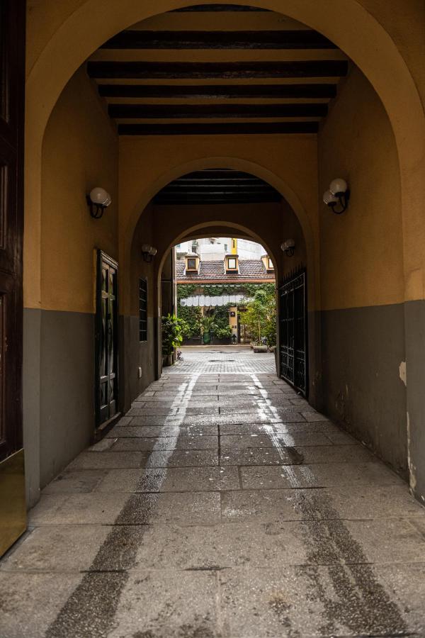 Stylish Navigli Apartment - Walk to Darsena & Duomo - Ferienwohnung Mailand