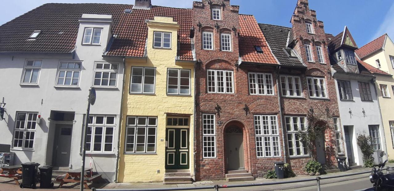 B&B Lübeck - Ferienwohnung Kontor im Traufenhaus - Bed and Breakfast Lübeck