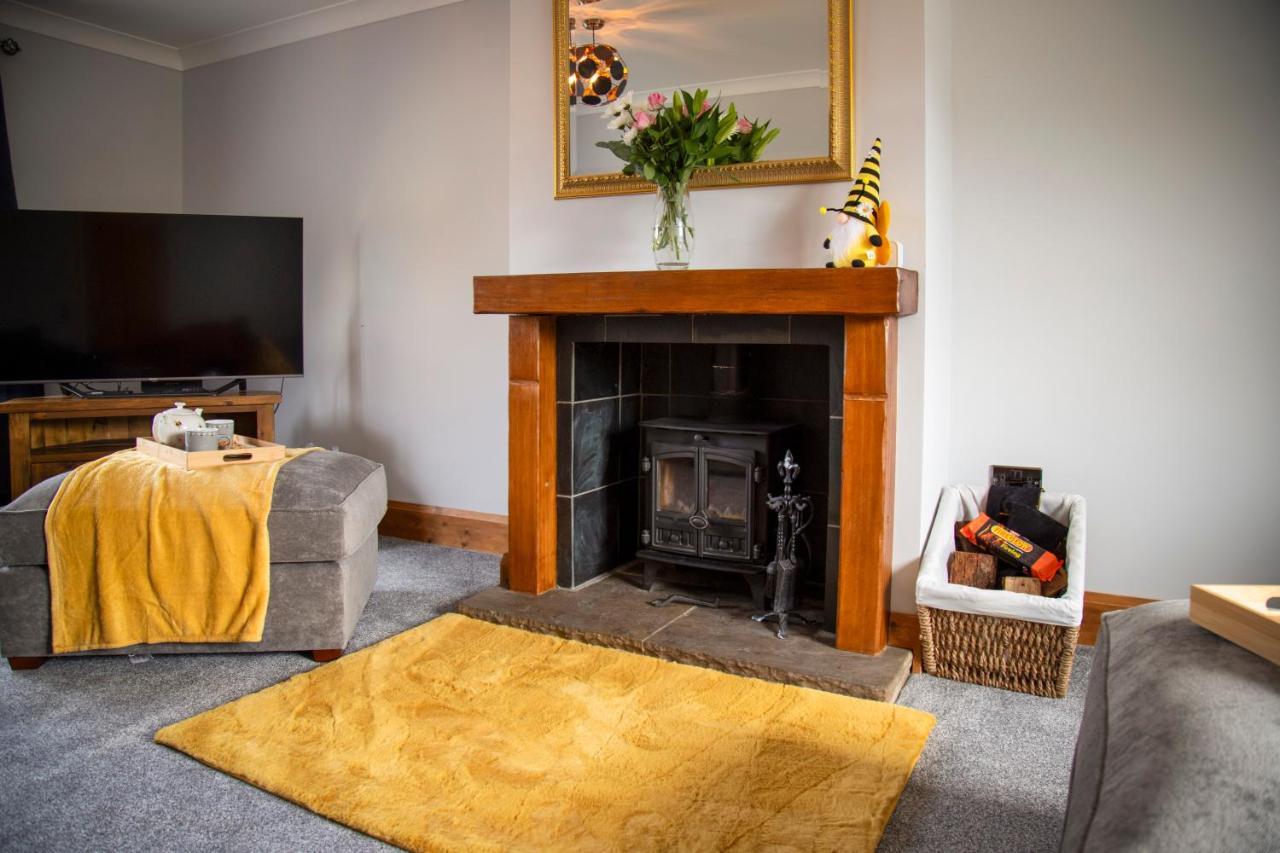 B&B Reighton - Oak House - sleeps 10 with Bar & Games room - Bed and Breakfast Reighton