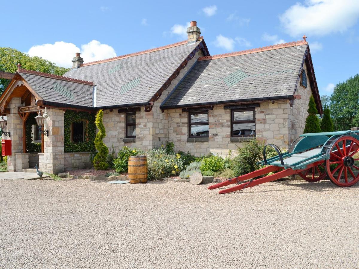 B&B Kilbirnie - Tennox Boathouse - Ukc4438 - Bed and Breakfast Kilbirnie