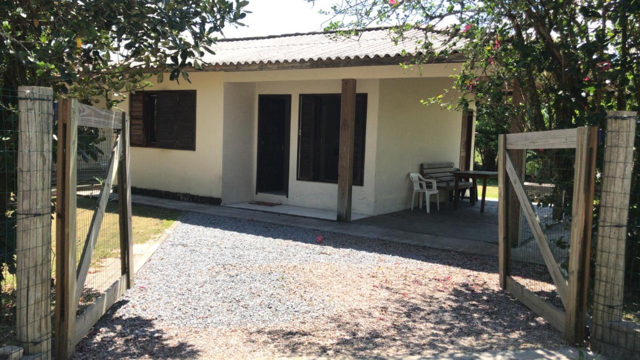 Casa Amarela Norte da Ferrugem - B&B Garopaba