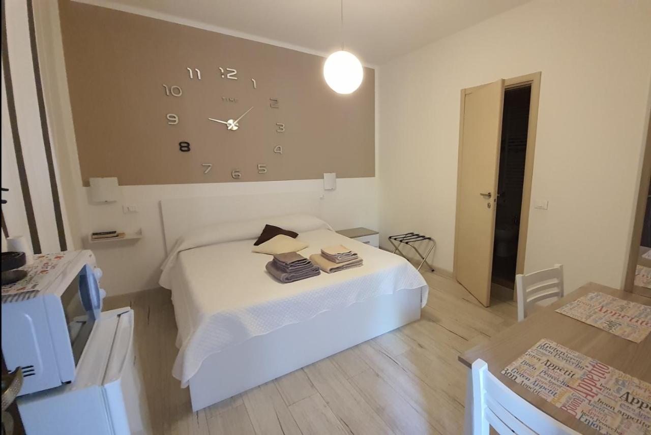 Le camere di Sabrina con bagno in camera - B&B Sarzana