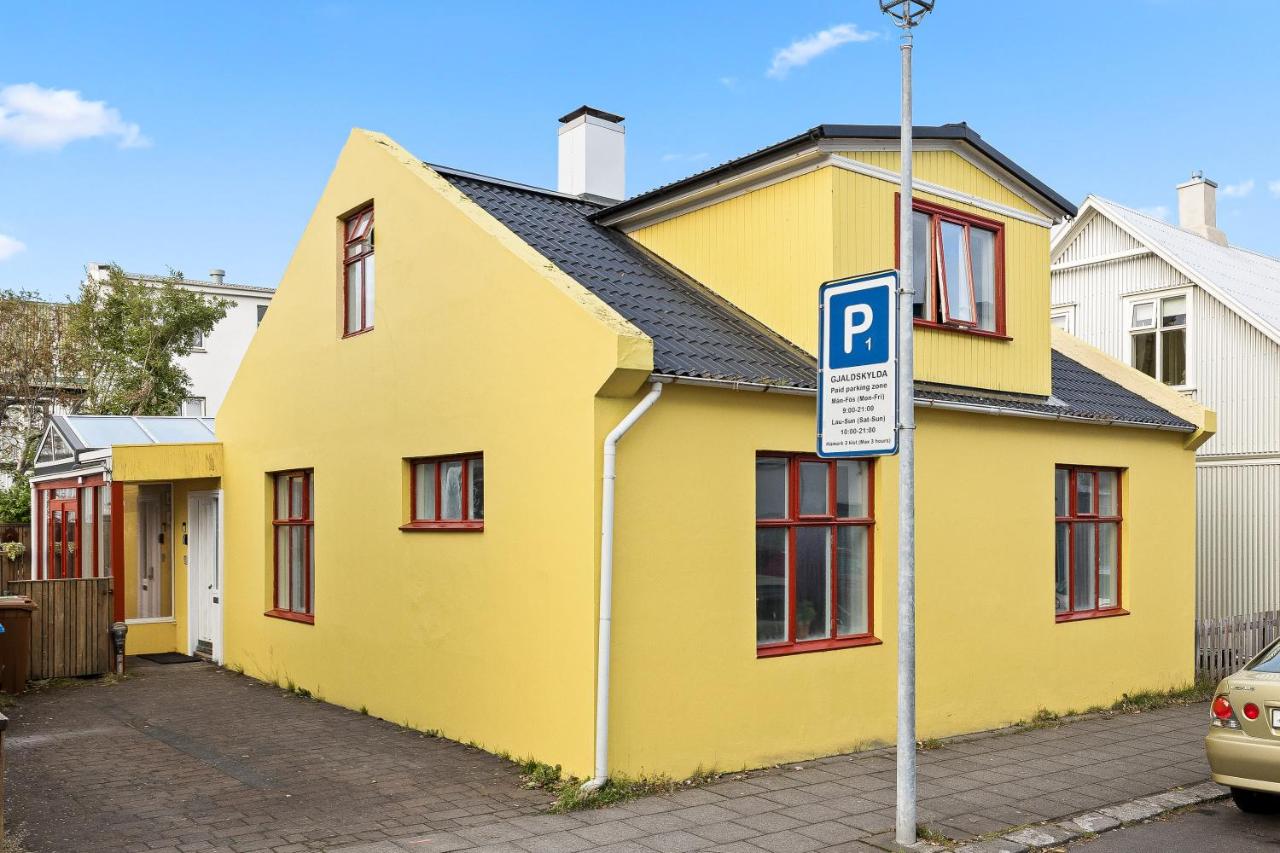Massive Villa in Downtown Reykjavík with a Sauna - B&B