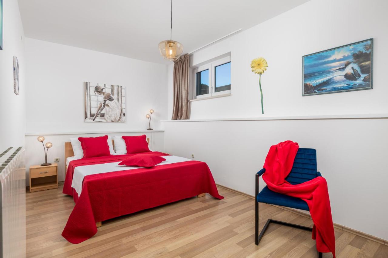 Appartement - Rez-de-Chaussée (4+2)