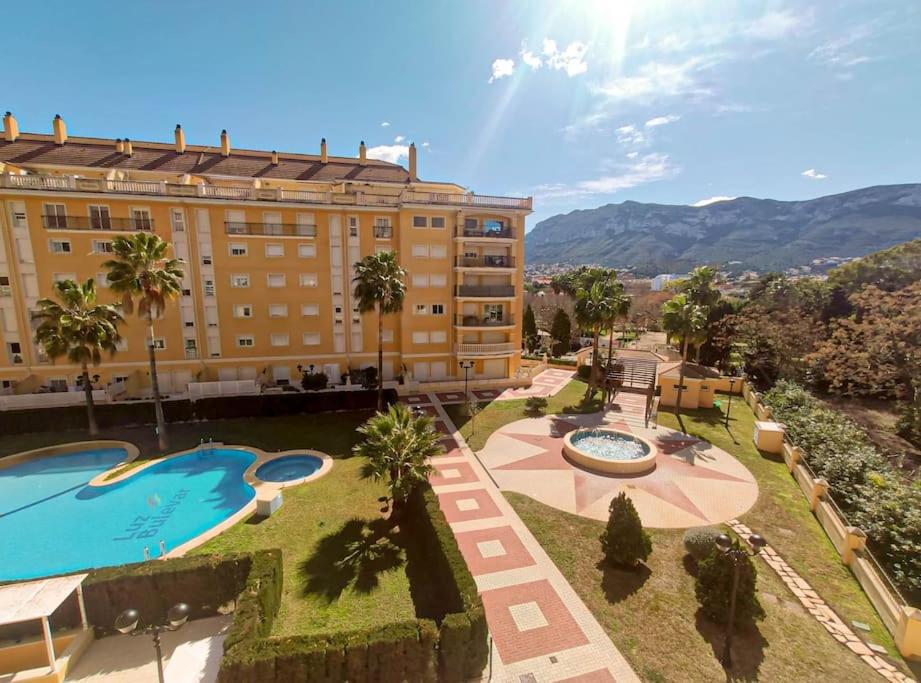Apartamento con piscina y vistas a la montaña - Ferienwohnung
