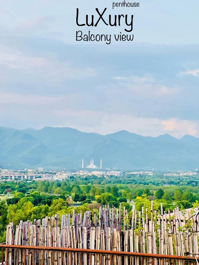 B&B Islamabad - LUXURY Penthouse APARTMENT park and hills view - LUXURY standard APARTMENT lower floor - Bed and Breakfast Islamabad