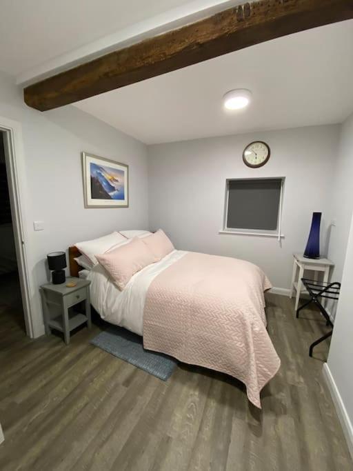The Old Barn one bedroom apartment in Overton - B&B Overton