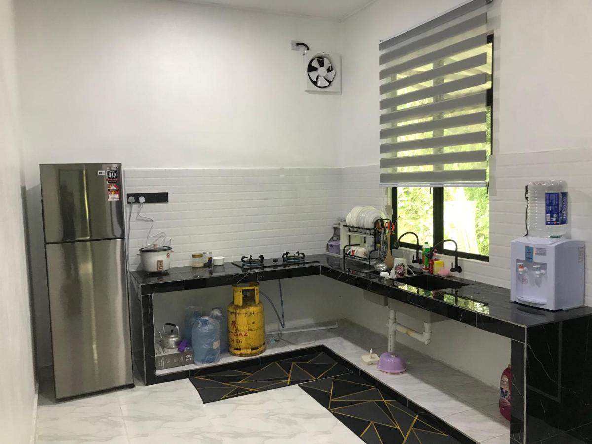 AINUL HOMESTAY - B&B Pasir Mas