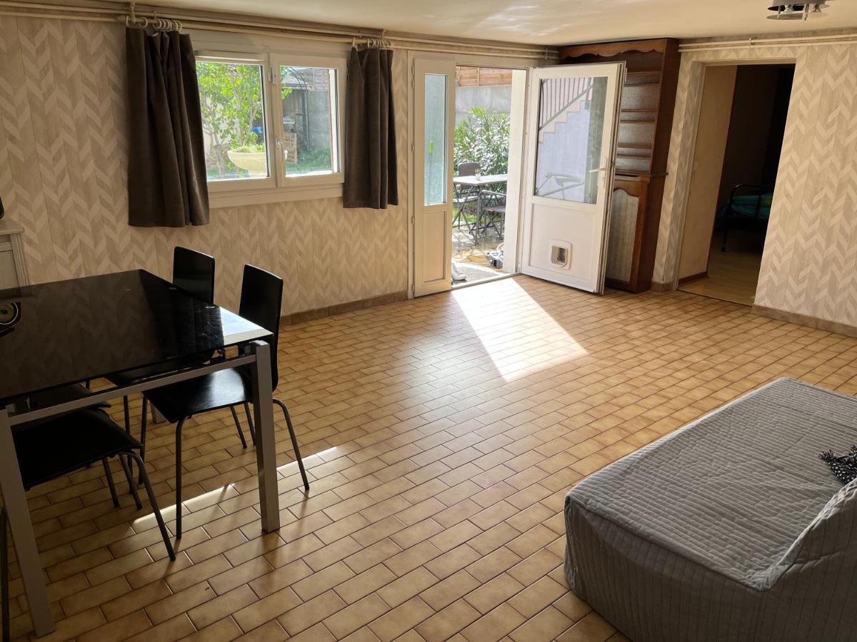 F2 indépendant dans maison proche RER C/Tram T9 - Ferienwohnung Villeneuve-le-Roi