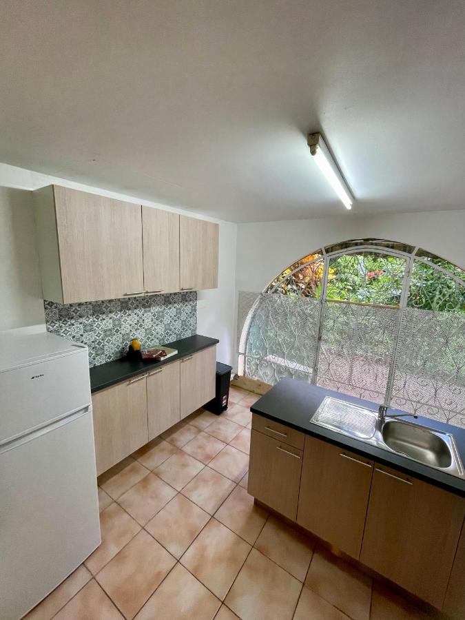 Le Toucan Tropical, F2 bis emplacement central - B&B Fort-de-France