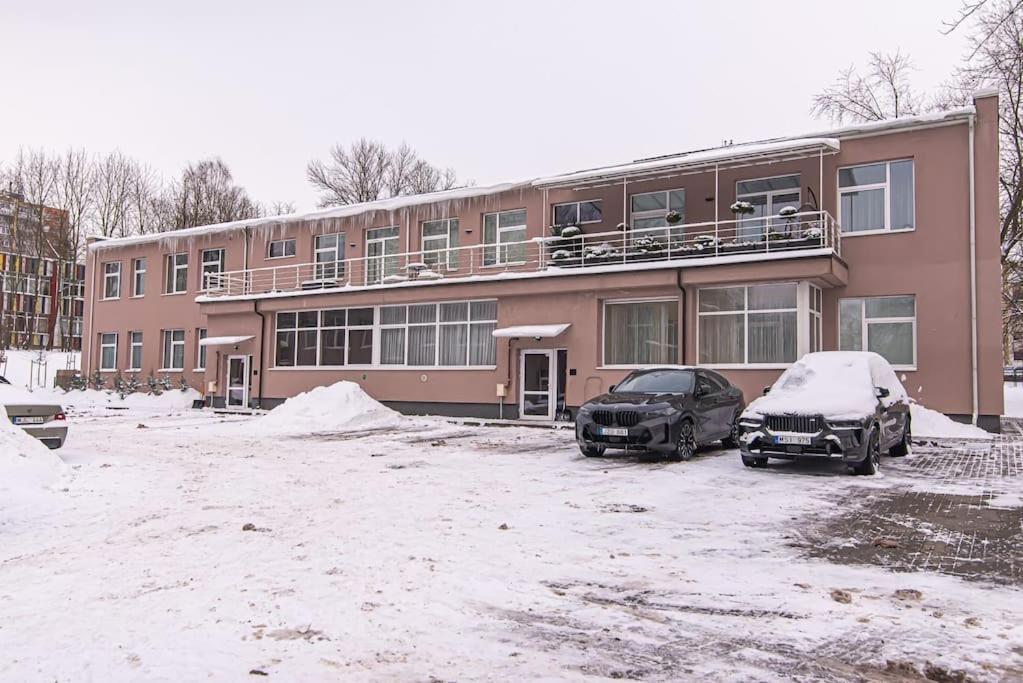 Spacious Apartment with Great Location/URBAN RENT - B&B
