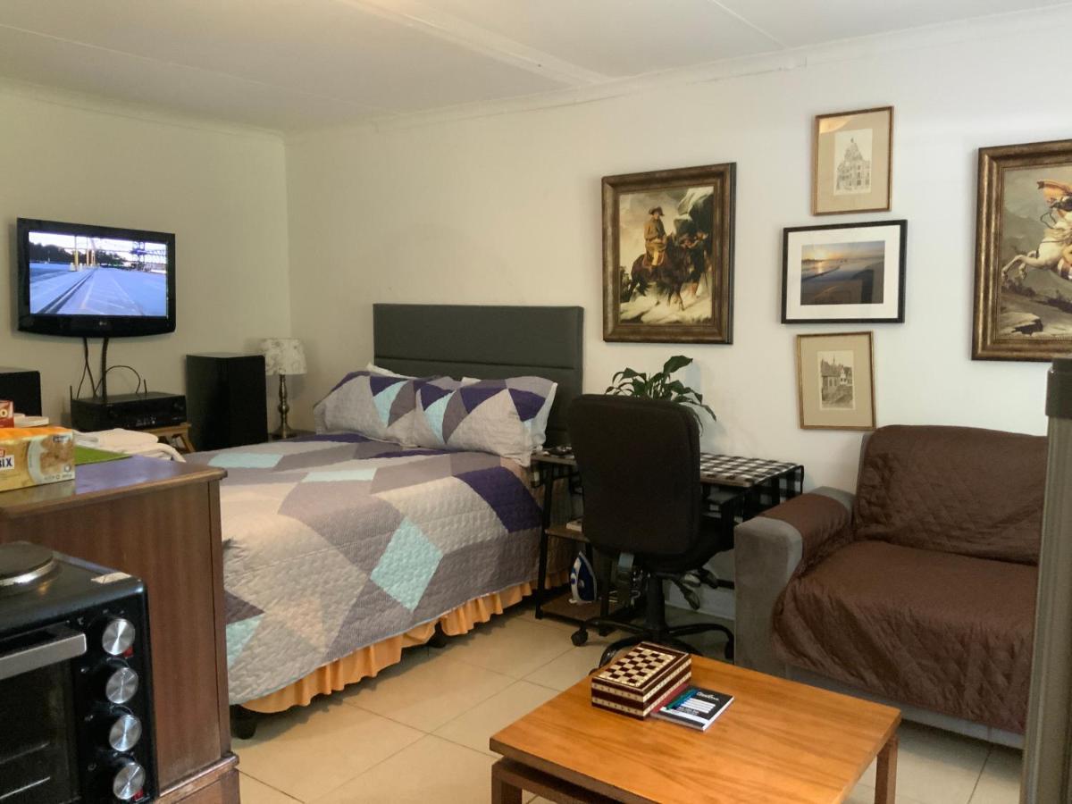 B&B Johannesbourg - Coz Bachelor Pad in Randburg - Bed and Breakfast Johannesbourg