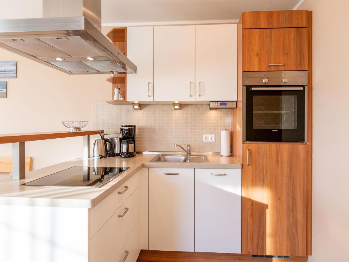 One-Bedroom Apartment with Balcony