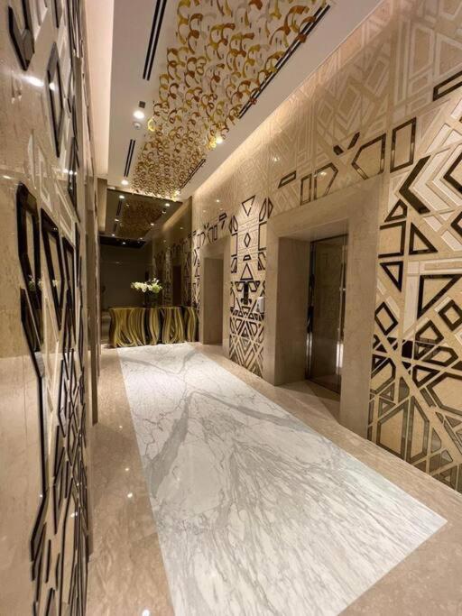 Deluxe Studio Business Bay - Canal View - Gym & Pool - B&B Dubai