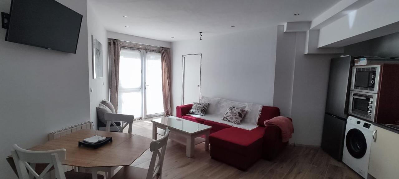 APART T27 2 DORM EDIF EUROPA Y APARCAMIENTO - Ferienwohnung