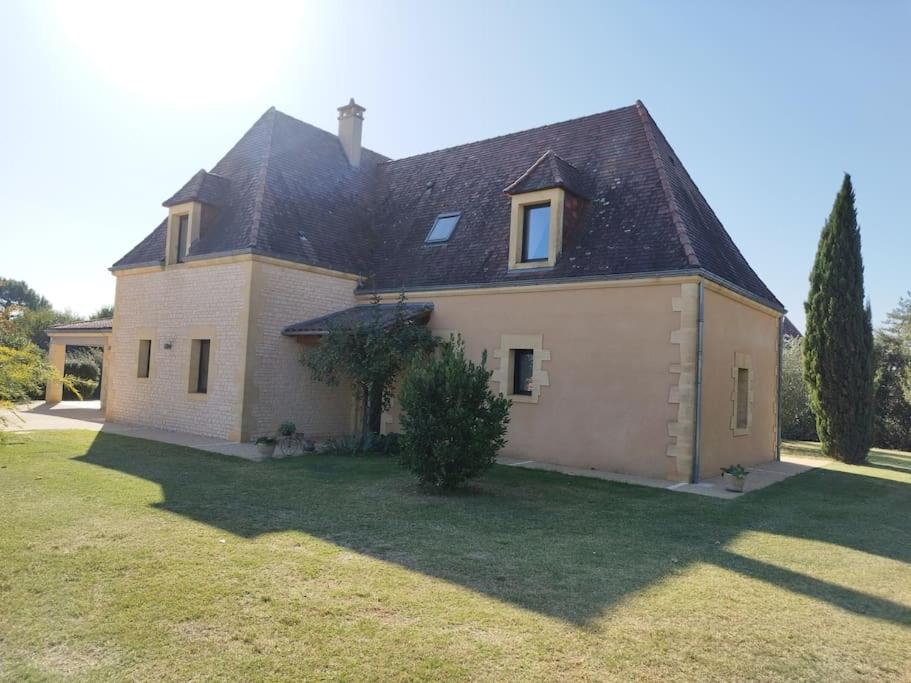 La jolie Villa du Pesquier - Bed and Breakfast Saint-Crépin-et-Carlucet