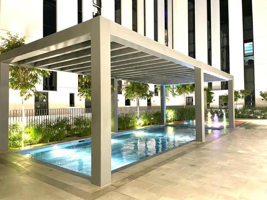 20 Mins drive to Dubai International Airport - B&B Sharja