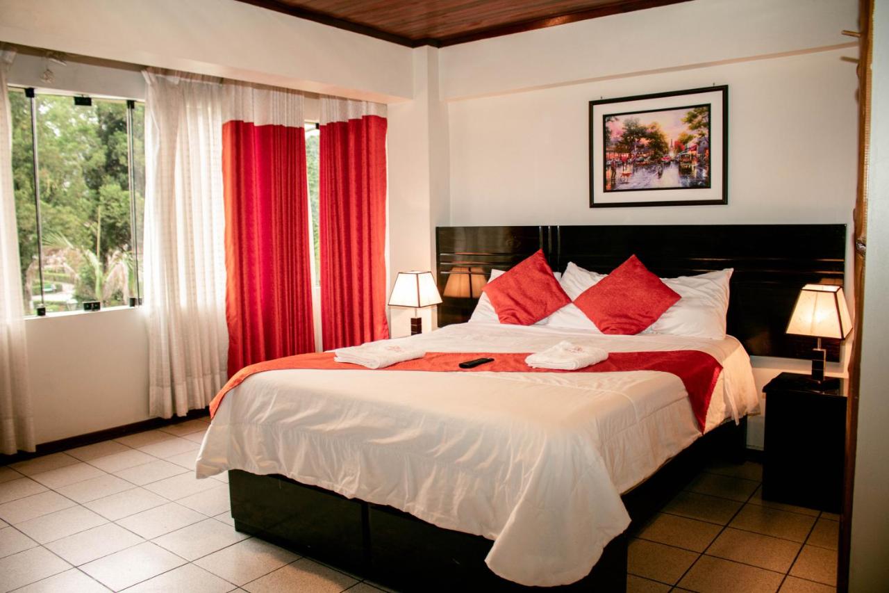 B&B Oxapampa - OXA PLAZA HOSTAL - Bed and Breakfast Oxapampa