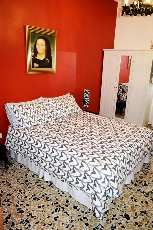 Doppel-/Zweibettzimmer mit Gemeinschaftsbad