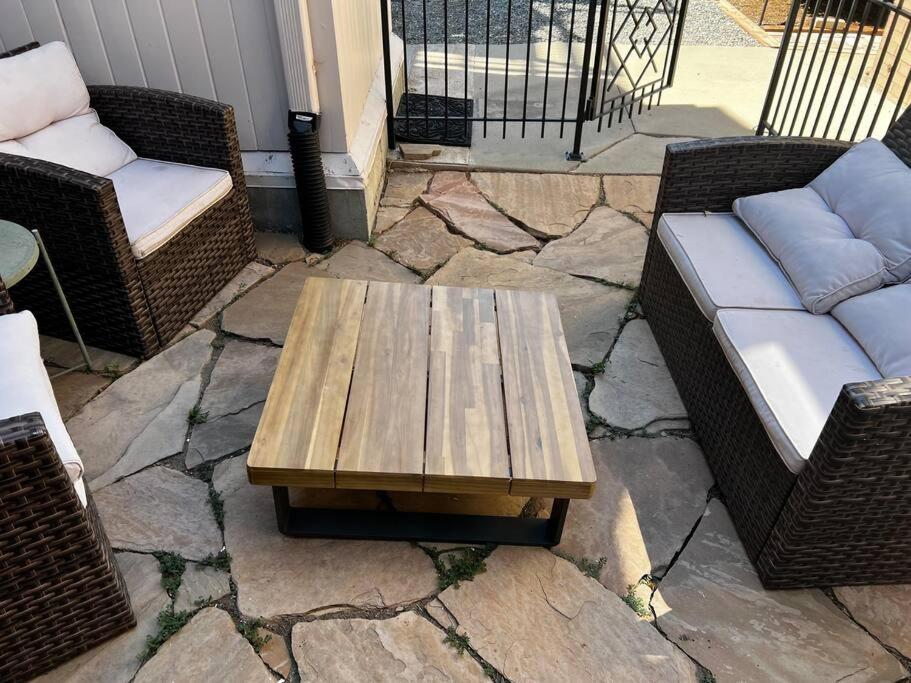 NEW! Private Cap Hill Carriage House - B&B Denver