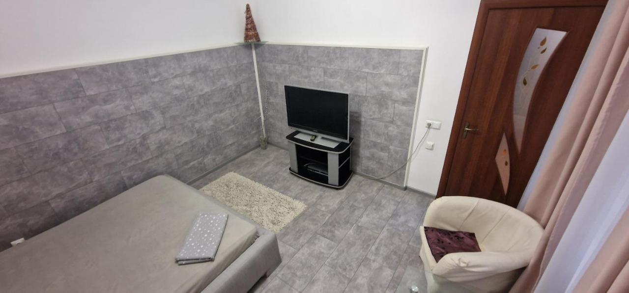 Біля Оперного театру - Bed and Breakfast Lviv