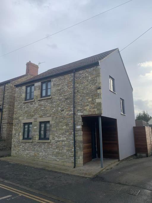 Modern two bedroom house - B&B Chilcompton