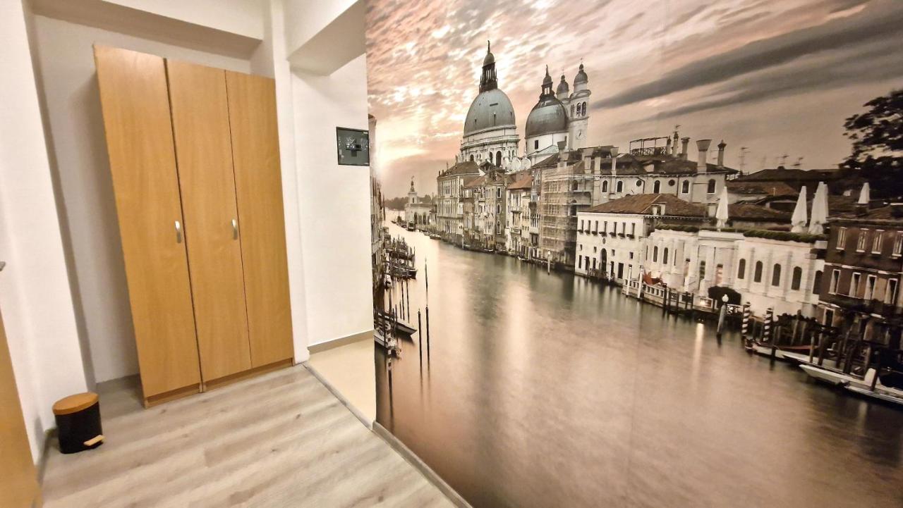 3 Room City Center Apartment by Bratislavatrip - Chambres d’hôtes