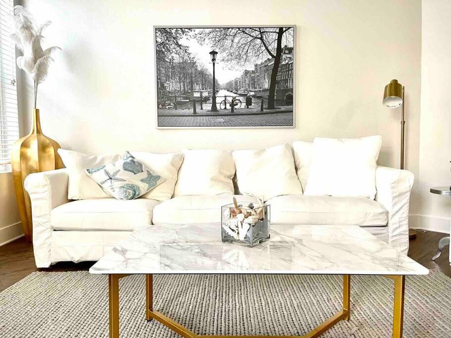 Spacious 2 Bedroom Venice Beach Villa - B&B