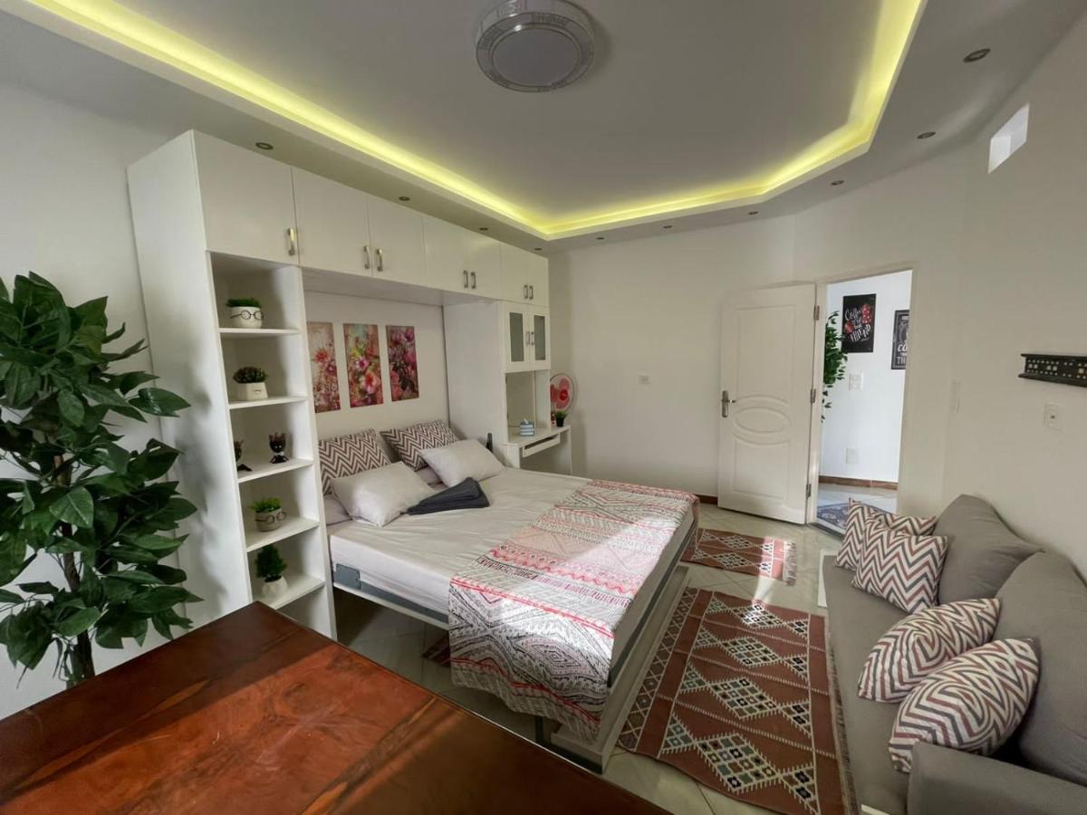 شقة في قلب القاهرة الجديدة تطل على شارع التسعين الشمالي - B&B