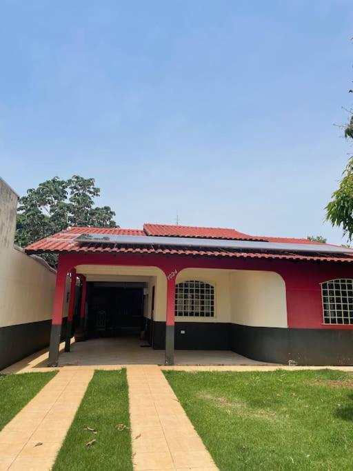 Casa com piscina em Foz do Iguacçu - Bed and Breakfast