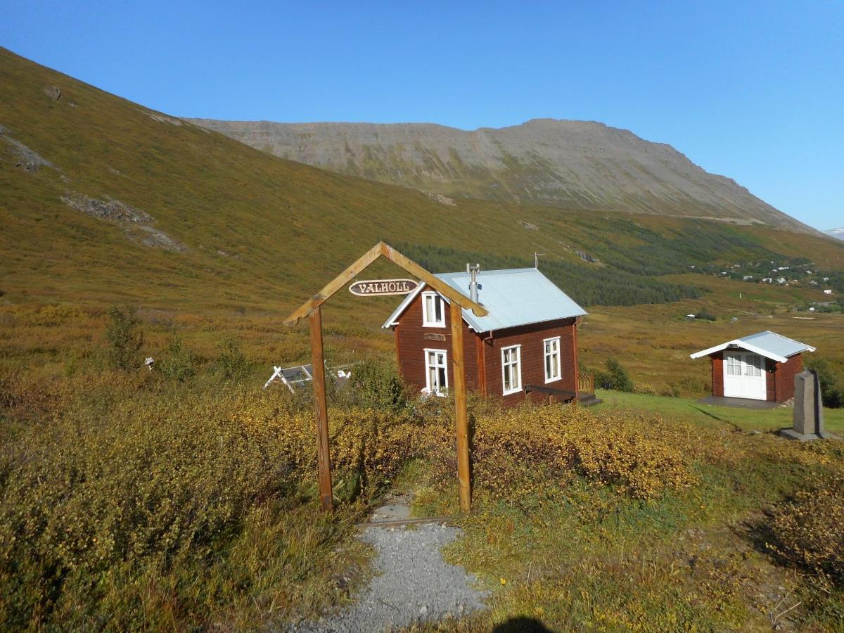 B&B Ísafjörður - Valhöll Skátaskáli - Bed and Breakfast Ísafjörður