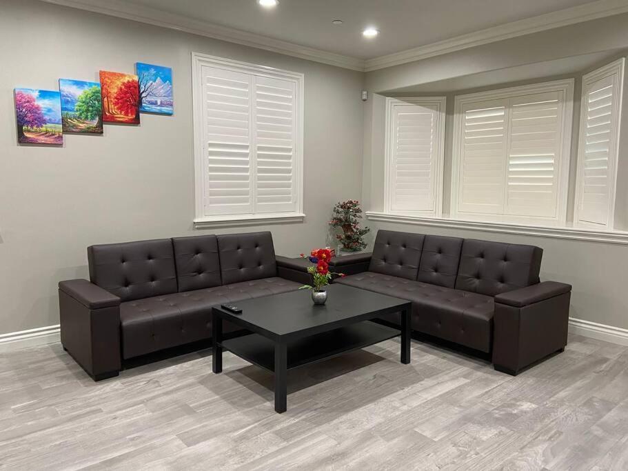 New! Modern Gated Summer Getaway Home - B&B