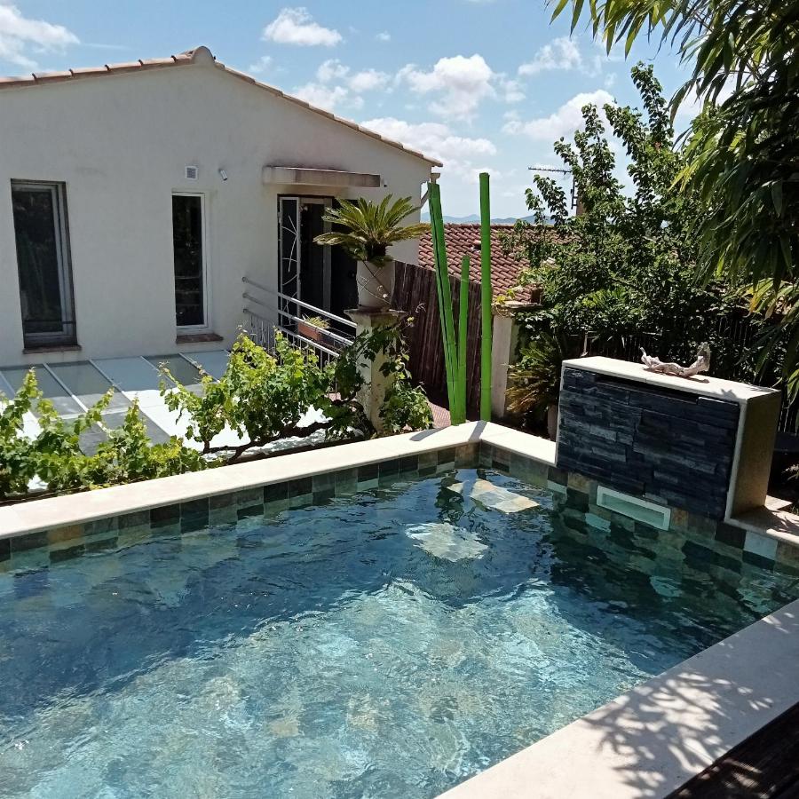 logement de charme avec piscine et jacuzzi - B&B Carnoules