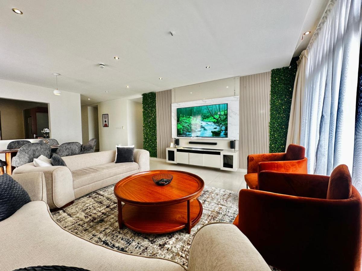 B&B Daressalam - Luxury home 75”TV, 5mins from City Center & Beach - Bed and Breakfast Daressalam