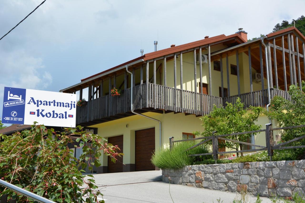 B&B Col - Apartmaji Kobal - Bed and Breakfast Col