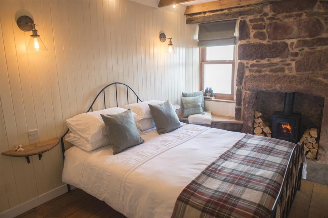 B&B Pennan - The Wee House - Bed and Breakfast Pennan