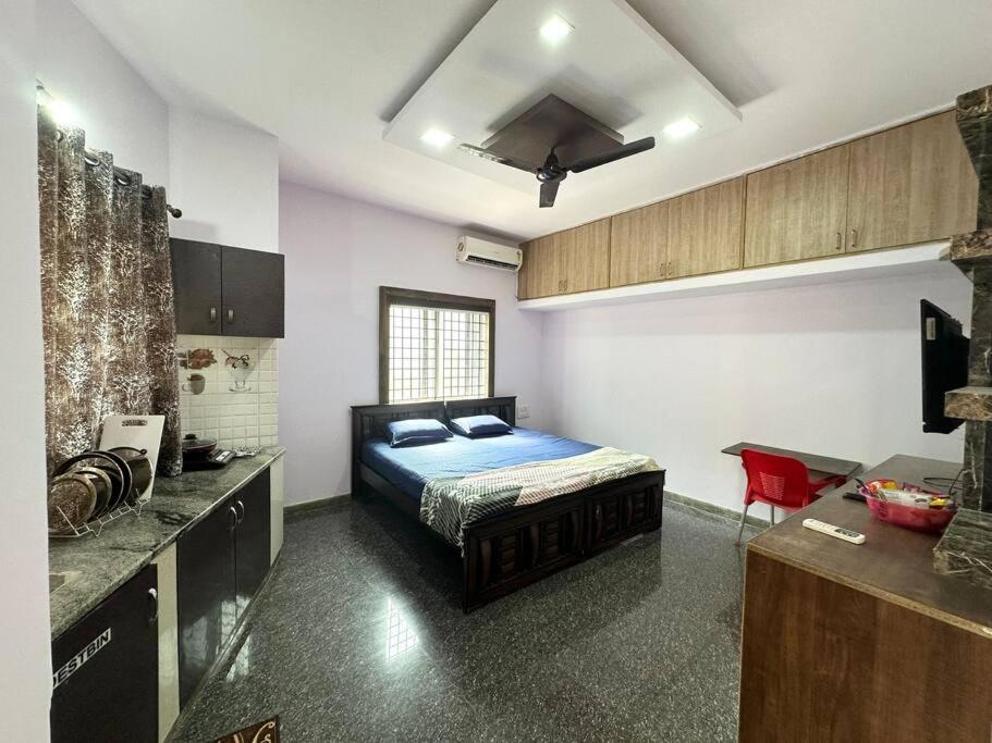 B&B Bangalore - Amazing AC Studio in E City 3F 301 - Bed and Breakfast Bangalore