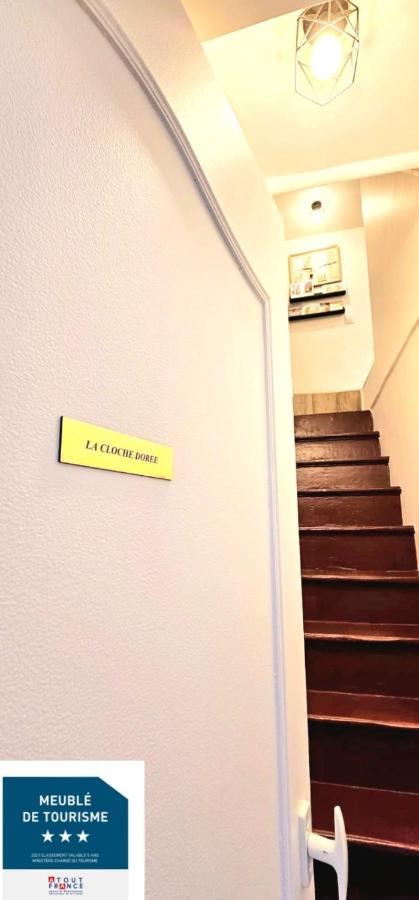 La Cloche Dorée, parking, 3 étoiles, en plein cœur de Fontainebleau - B&B
