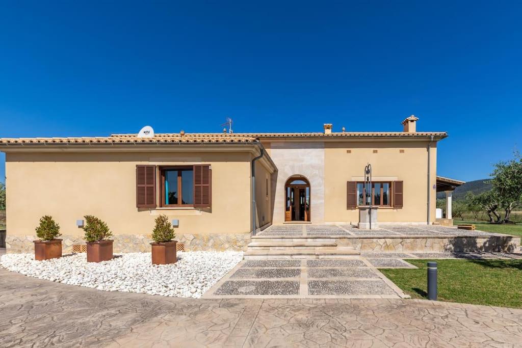 Moderne Finca, Alleinlage, 15min zum Playa del Muro - Chambres d'hôtes Búger
