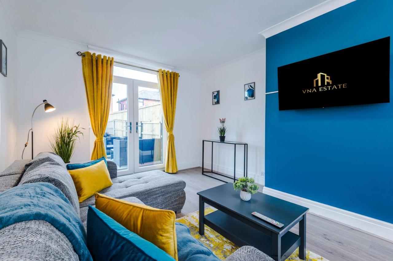 Spacious 3 Bedroom House close to Etihad - B&B Manchester