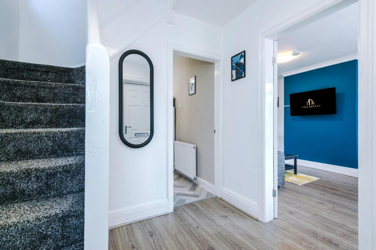 Spacious 3 Bedroom House close to Etihad - B&B