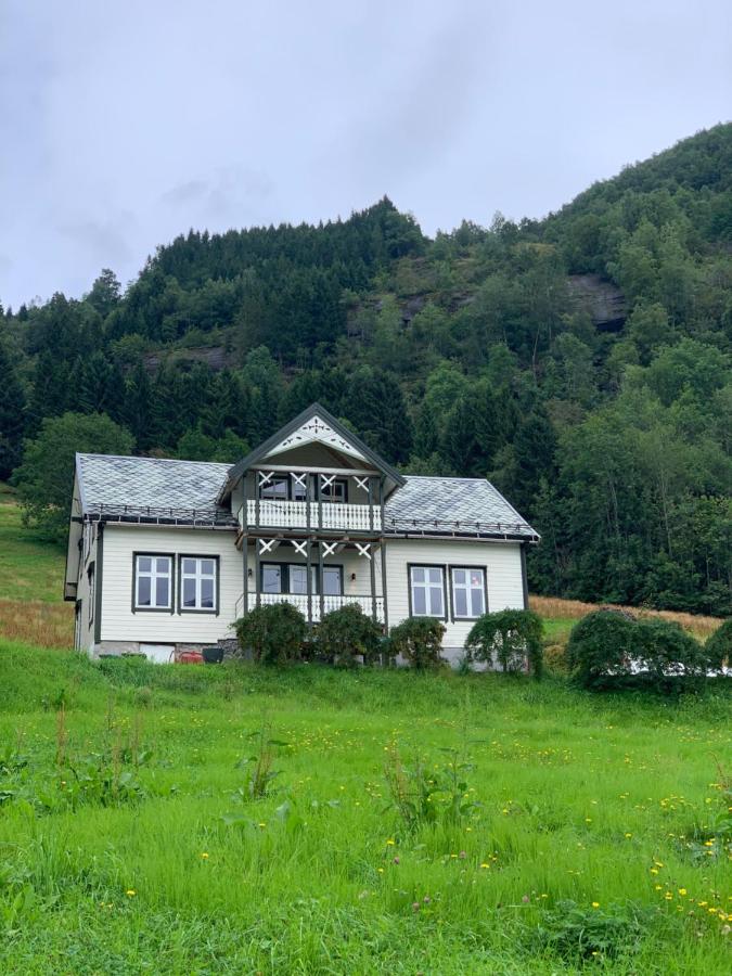 Villa Flo - B&B Stryn