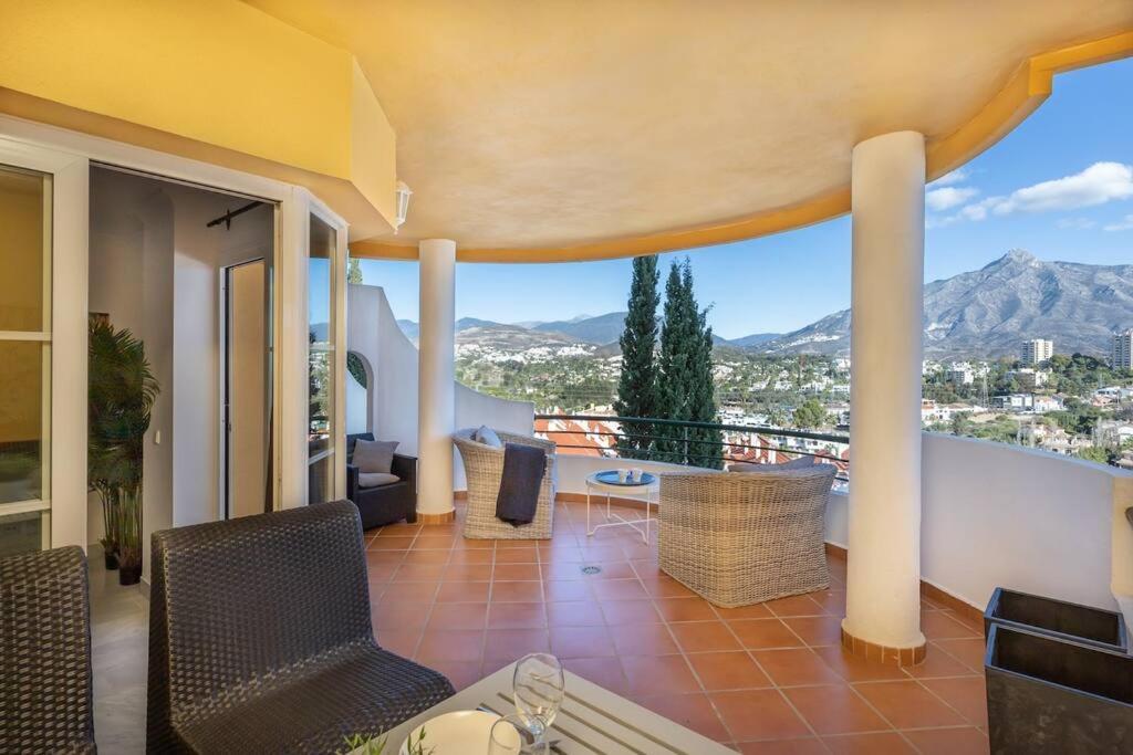 Exceptional views at Señorio de Aloha RDR370 - Ferienwohnung