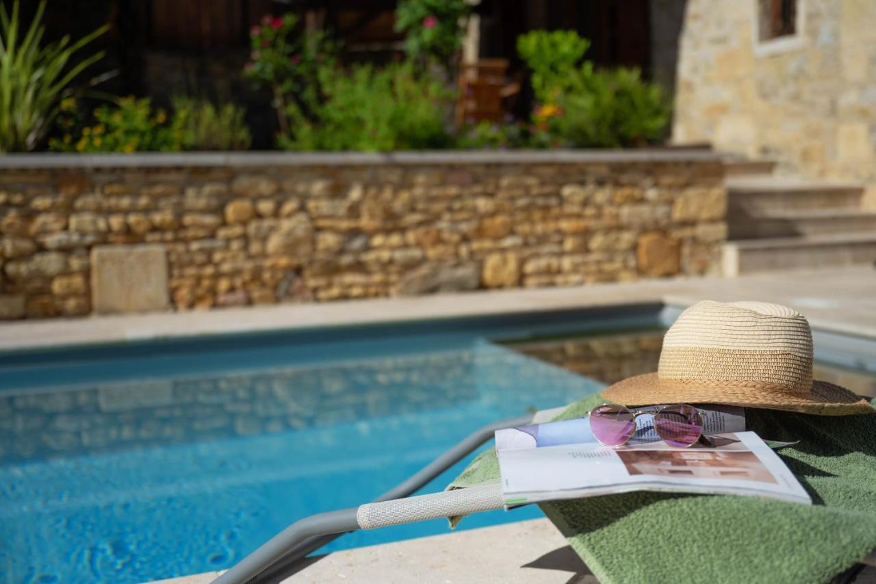 Charme & piscine chauffée Périgord Noir - B&B Coly